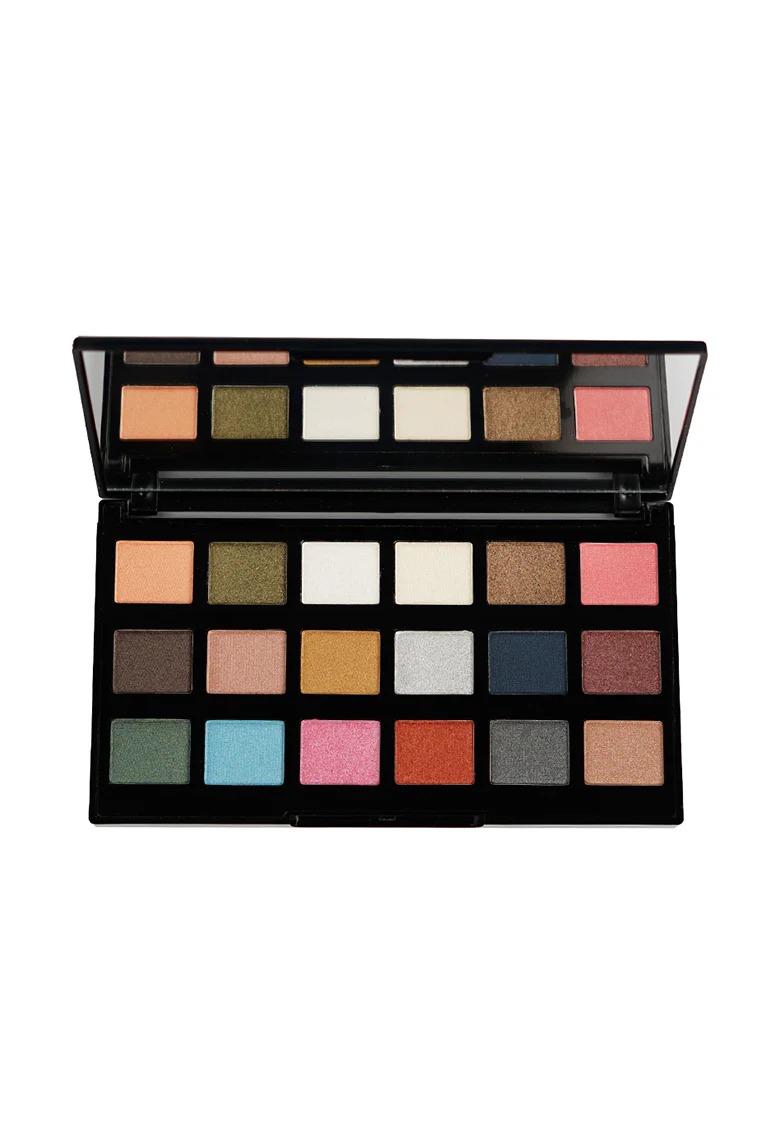 Christine 18 Color Eyeshade Kit 4 Shimmery Eyeshade